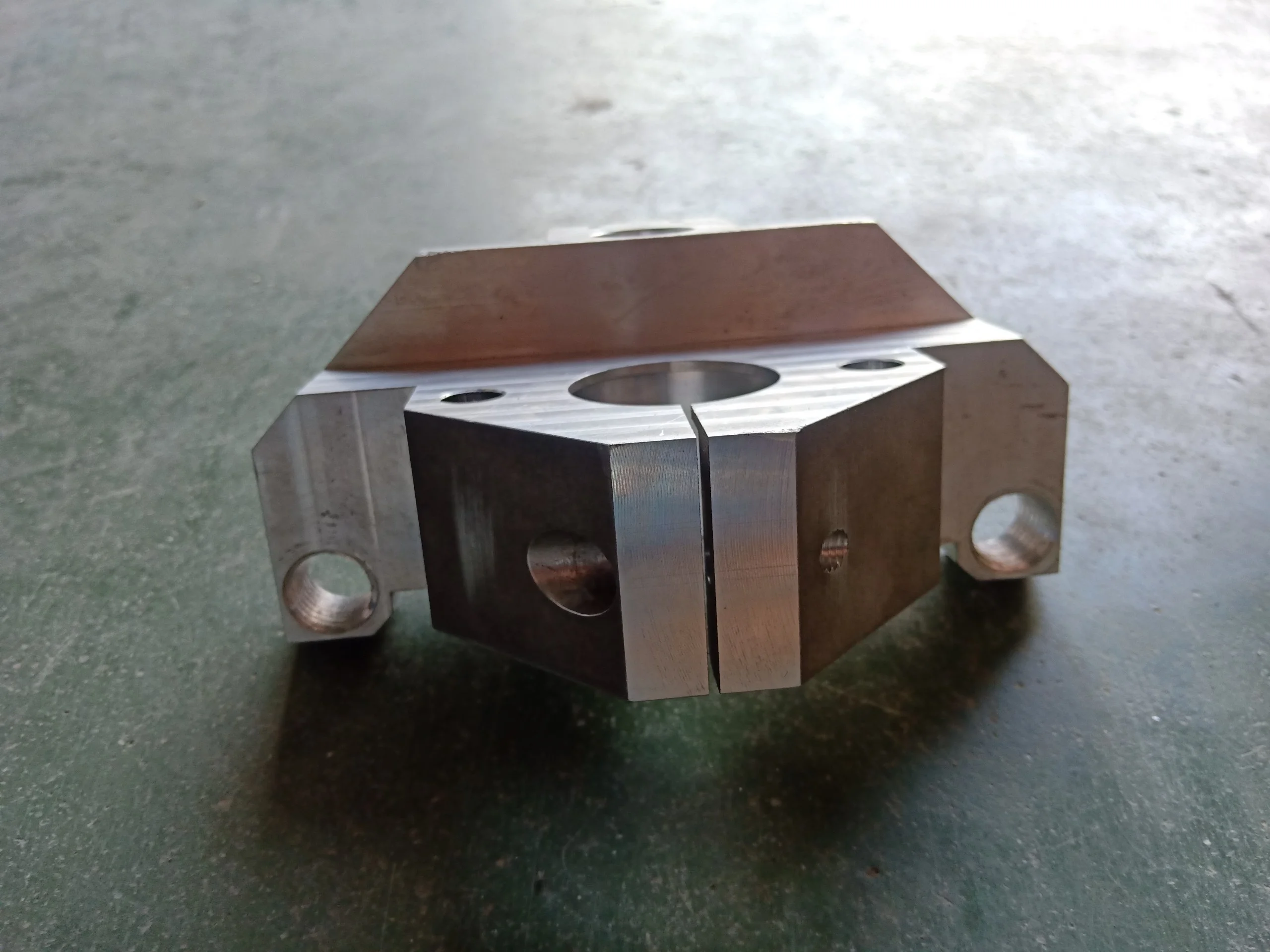 CNC LATHE FANUC CNC MILLING MACHINE METAL FROM VIETNAM