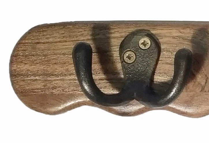 Wooden Wall Mounted Key Shape Key Holder 35X15X4 CMS House Entryway Shelf Acacia Wood Wall Key Storage Holder 2 Metal Key Hooks