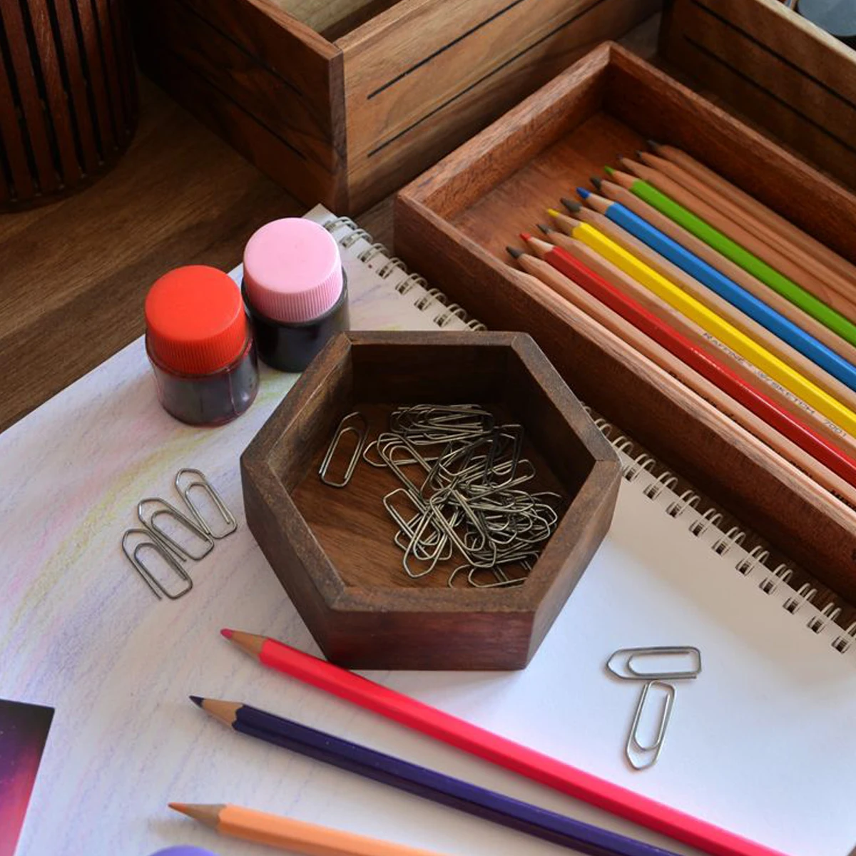 
Wooden Clip Dispenser for Home&Office Use I Arucona Walnut Paper-clip Holder - WOOD I Desk Accessories 