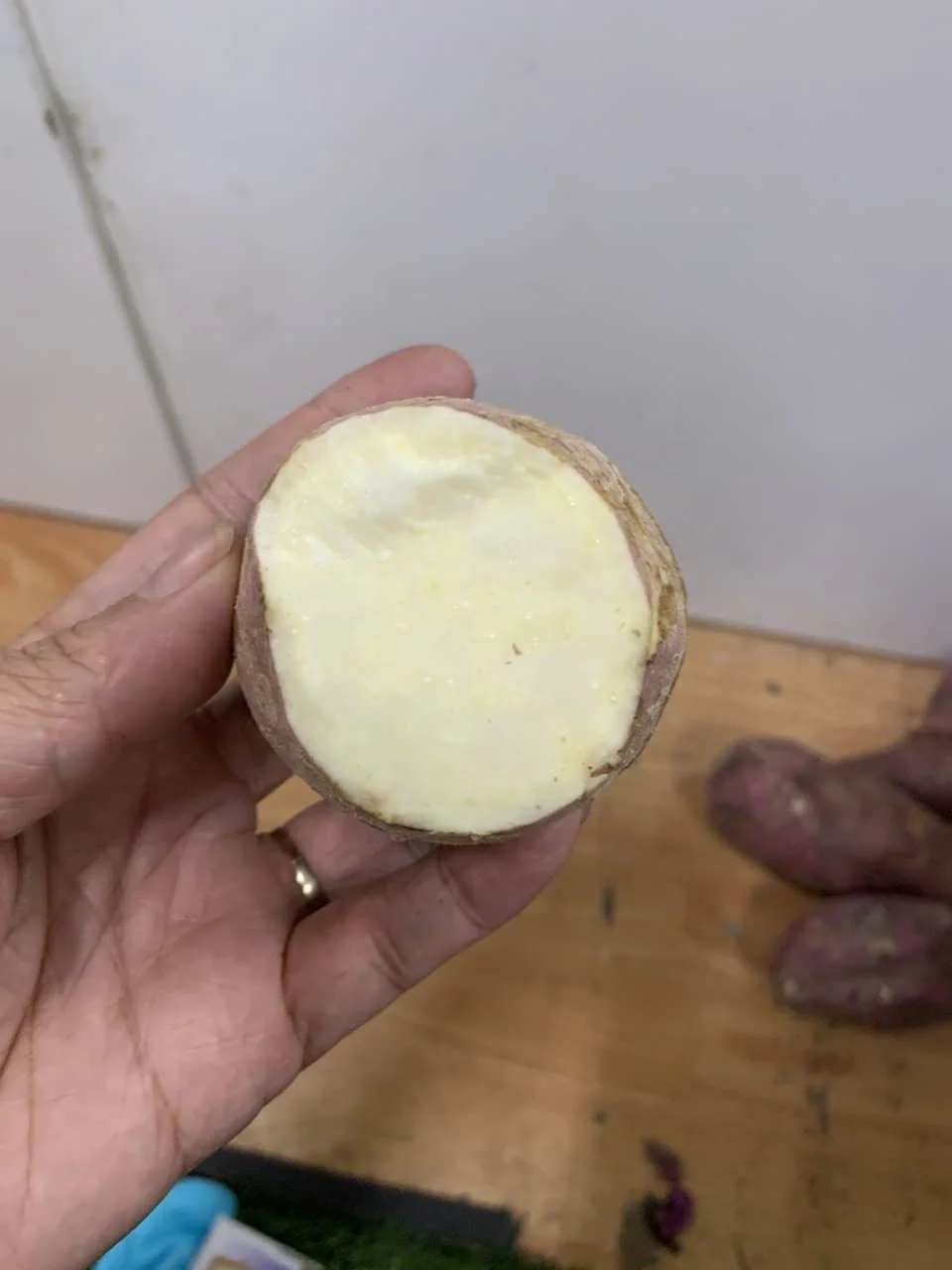  Свежий сладкий картофель новый урожай из Вьетнама 2019 красный стиль упаковка цветной контейнер вес оригинальный тип размер модель места