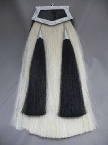 HORSE HAIR SPORRAN PRINCE CHARLIE CANTLE  HORSE HAIR SPORRAN 2 BLACK TASSELS CHAIN STRAPS INCLUDED