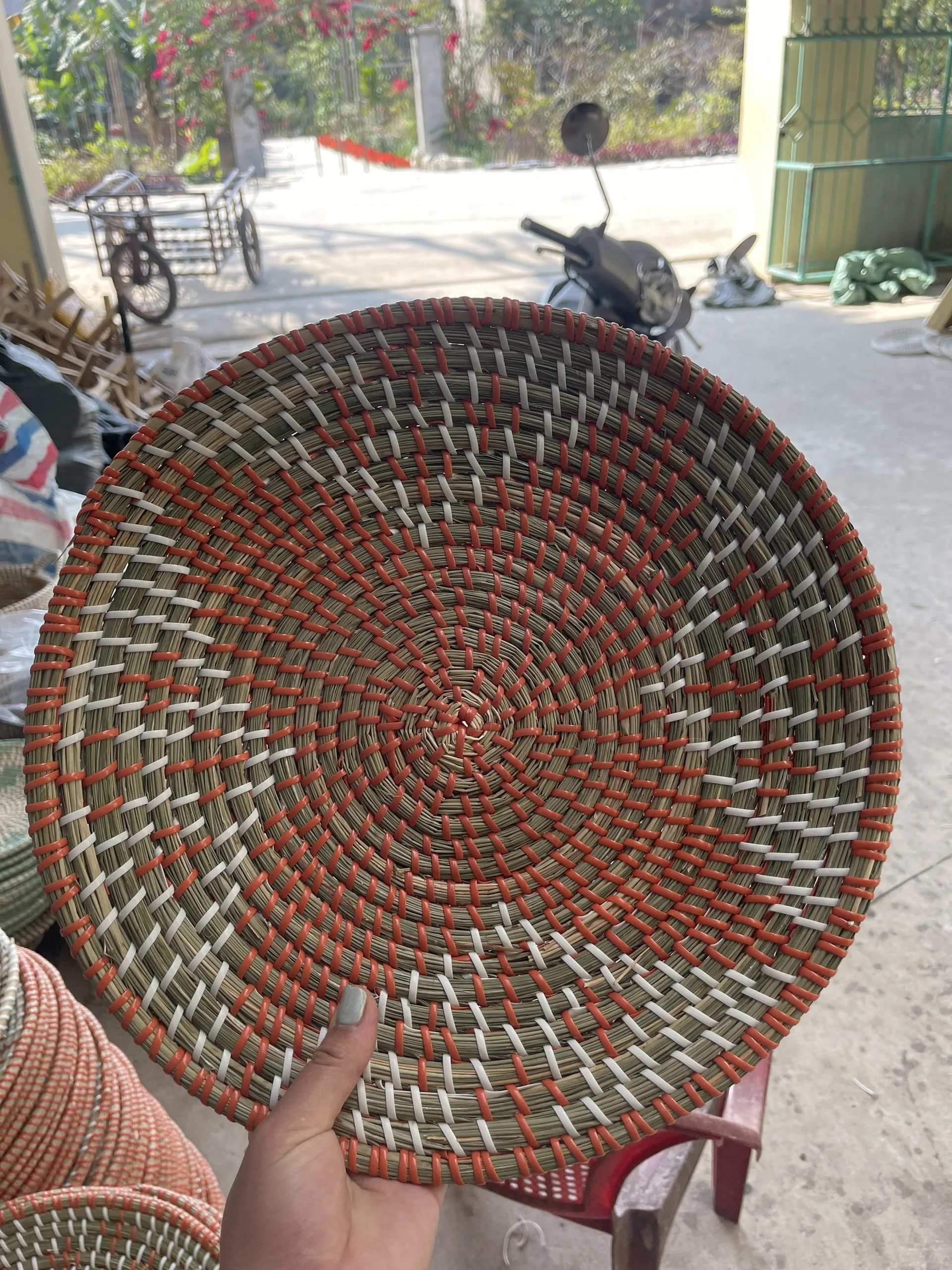  Декоративная плетеная корзина ручной работы из морских водорослей с пластиковой веревкой; Плетеная бамбуковая стена Вьетнама