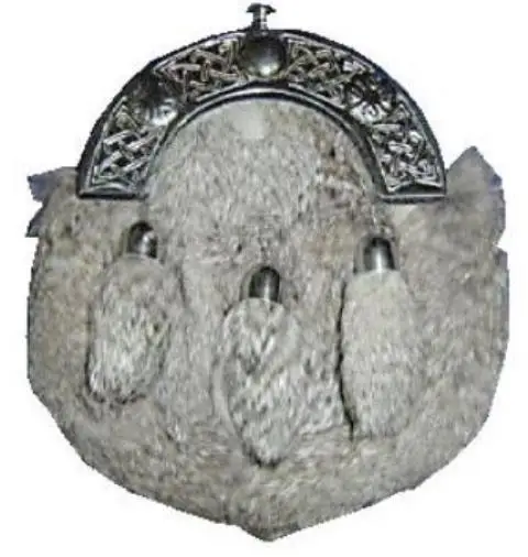 SI - SCOTTISH LEATHER RABBIT SPORRAN