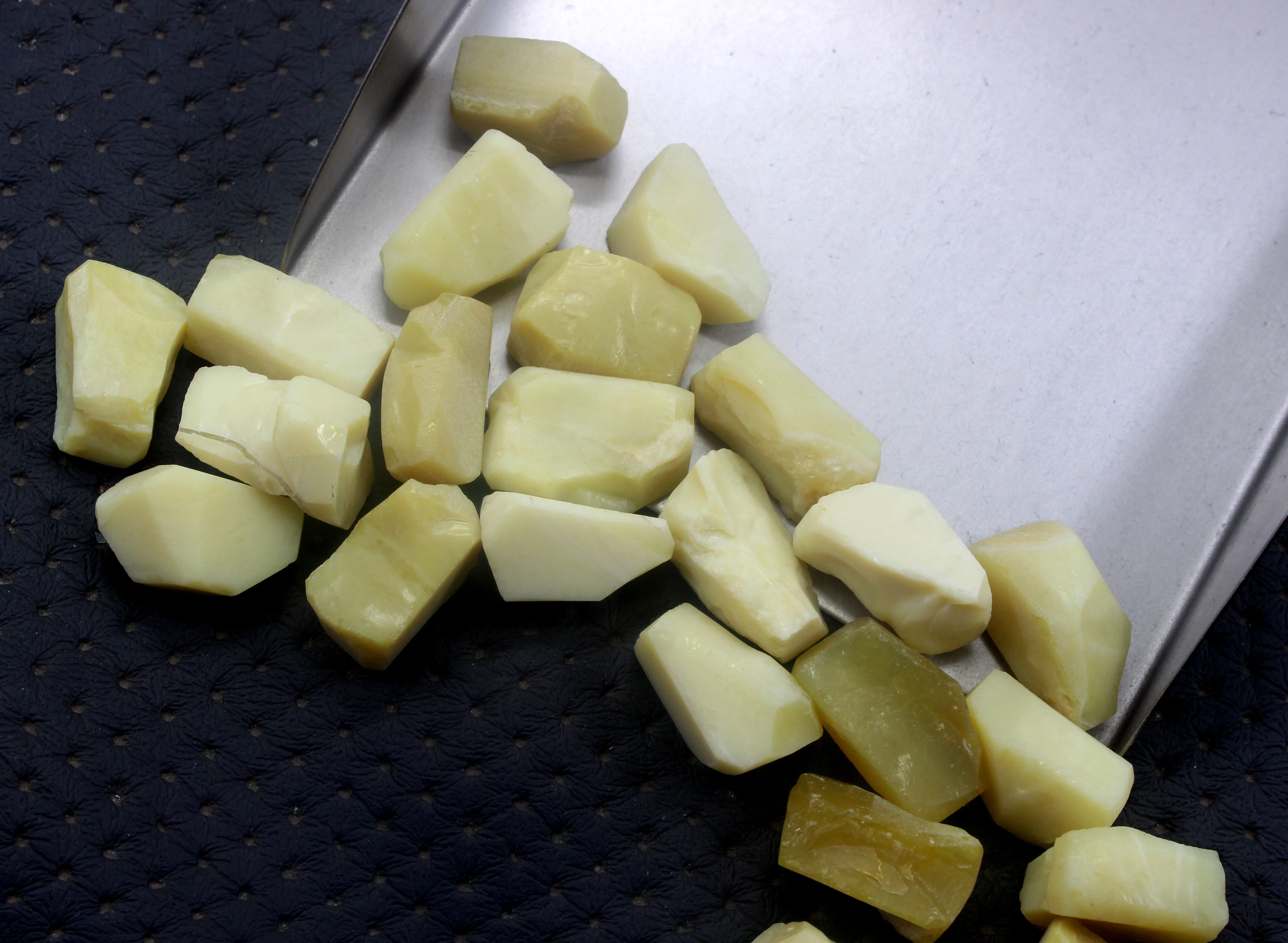 5 Pieces Rough Size 20-24 MM Raw Natural Earth Minded Yellow Opal Healing Crystal Untreated Loose Stone Wholesale