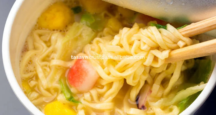 RED BEAR noodles with chicken flavor