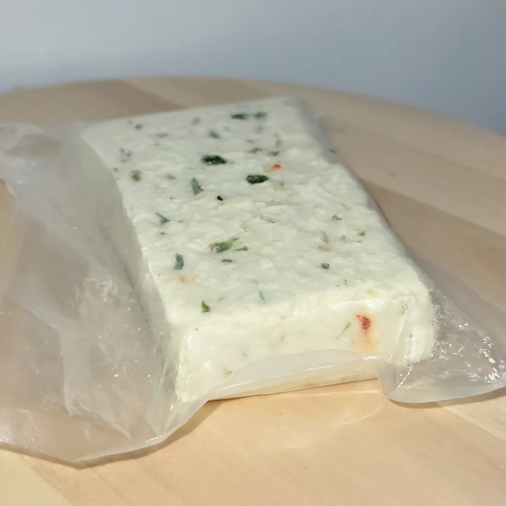  Блочный сыр Queso в большой коробке светло-желтого цвета 100% свежий с длительным сроком годности 1 кг содержание жира вовремя аналоги на от NI
