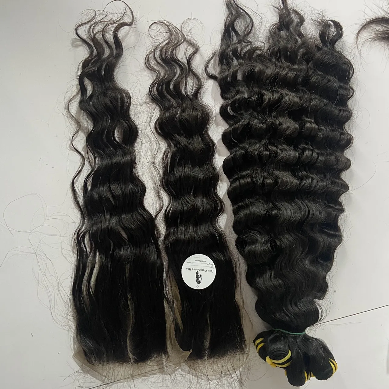 Best Seller Curly Closure Human Hair Extensions Black Vietnamese and Peruvian Hair 30 Inches Stretched Length HD Lace