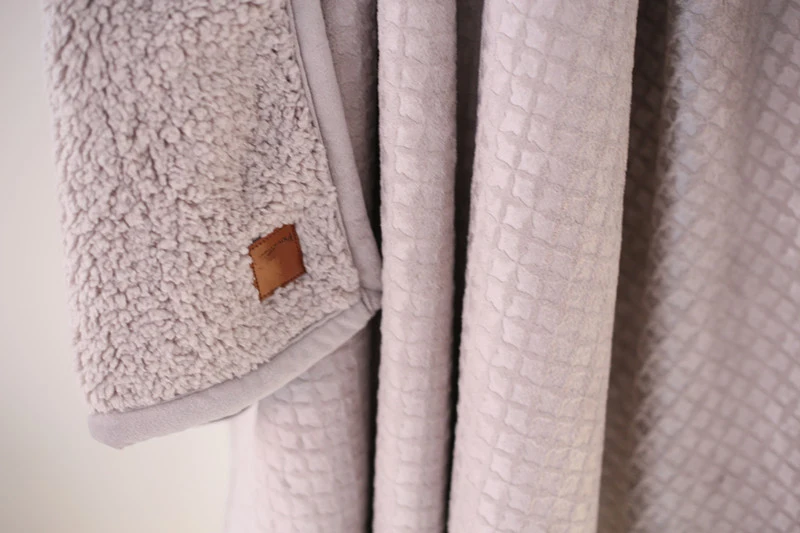 High Quality Fast Delivery Flannel Coral Fleece King Queen Size Bedding Blanket Custom Design Double Faced Sherpa Velvet Blanket