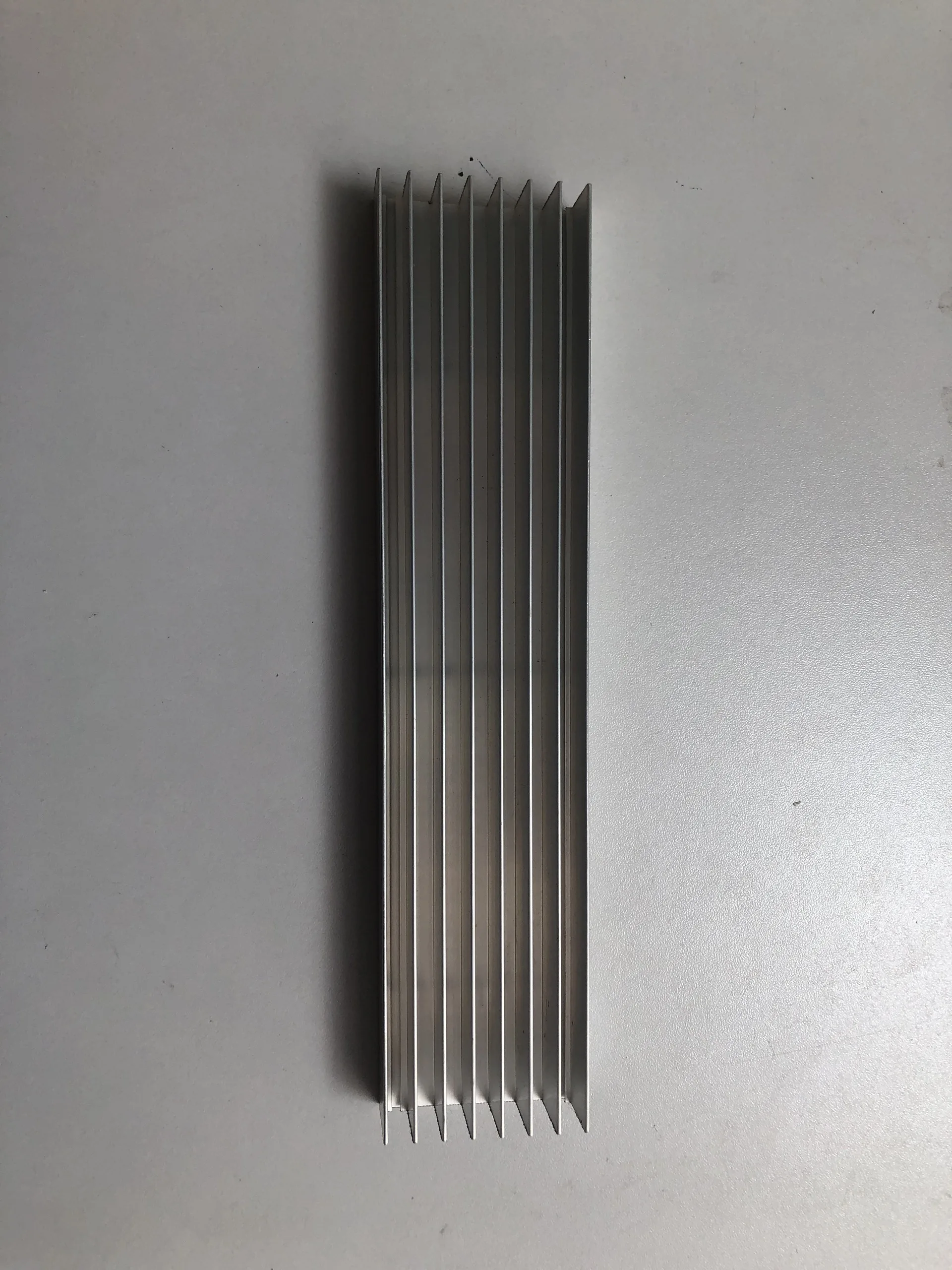 Шалуми индивидуальный дизайн серебристый теплоотвод алюминий сделано во Вьетнаме