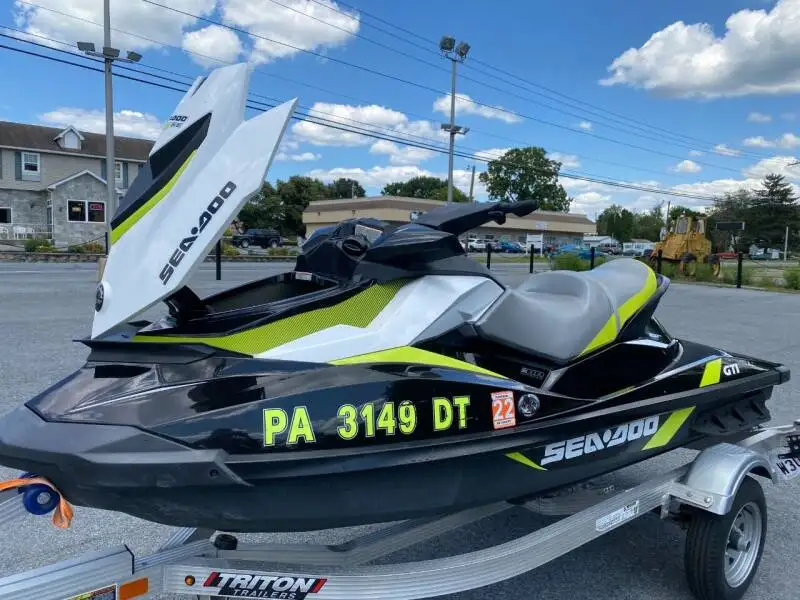 HOT SALE /Comfortable Water Luxury Sea doo / Seadoo 130 jet ski FOR SALE