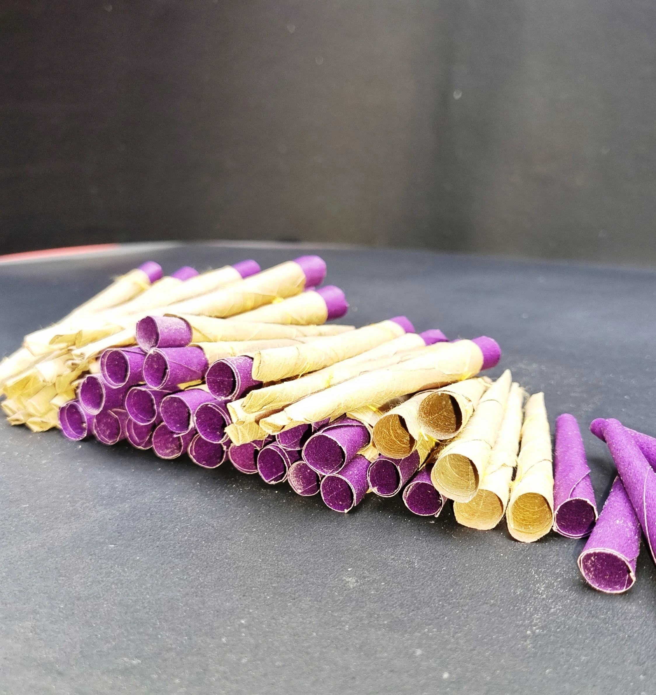 Un-Filtered Ebony Tendu Leaf Rolls 90 mm..jpg