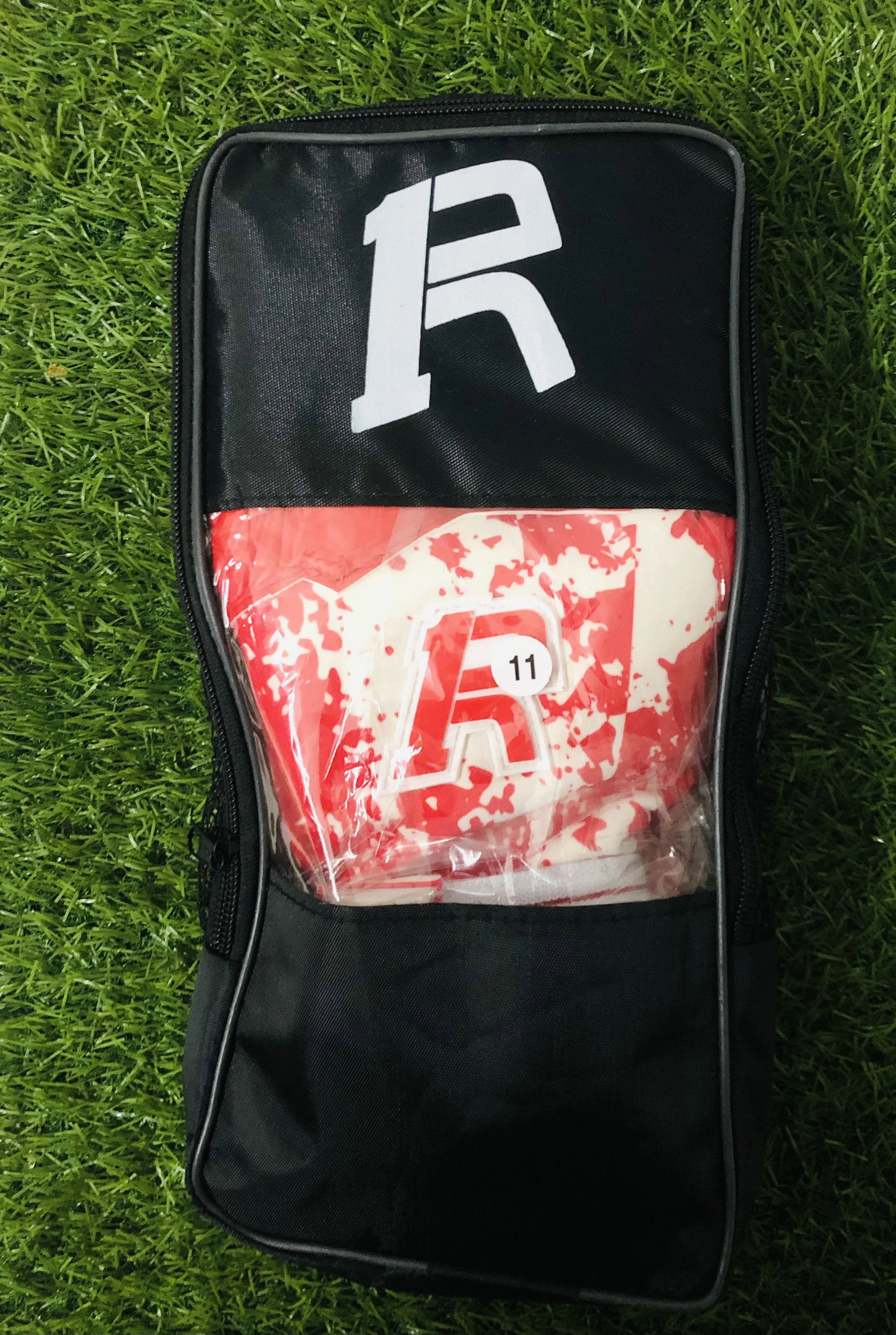 Customized Professional Competition Soccer Goalkeeper Gloves German Latex Silk OEM PVC Football Logo Packing Color Printing Type