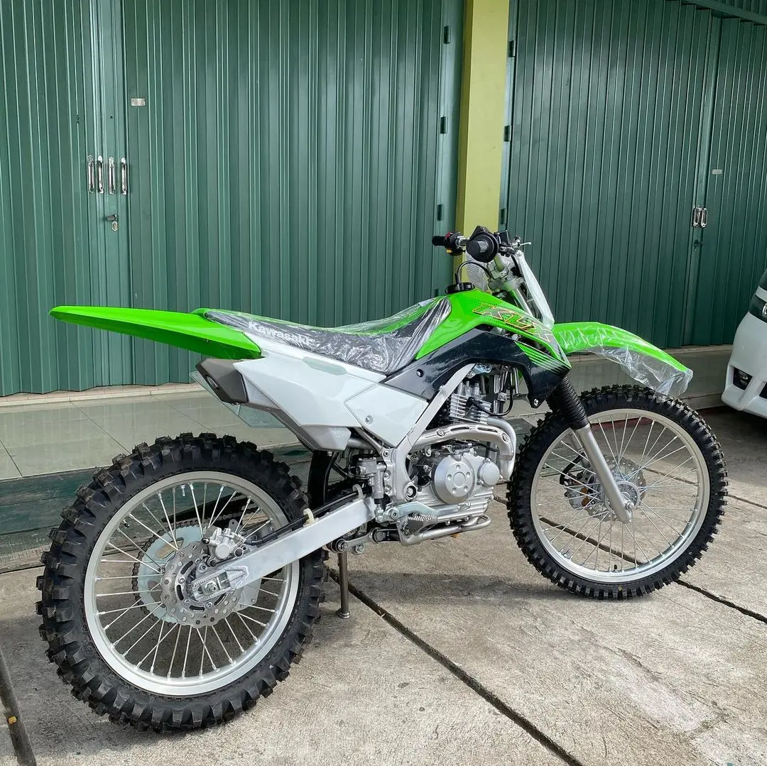 
BRAND NEW 2021/ 2020 Kaw-as-akis KX252BLF KX250 Dirty bikes 