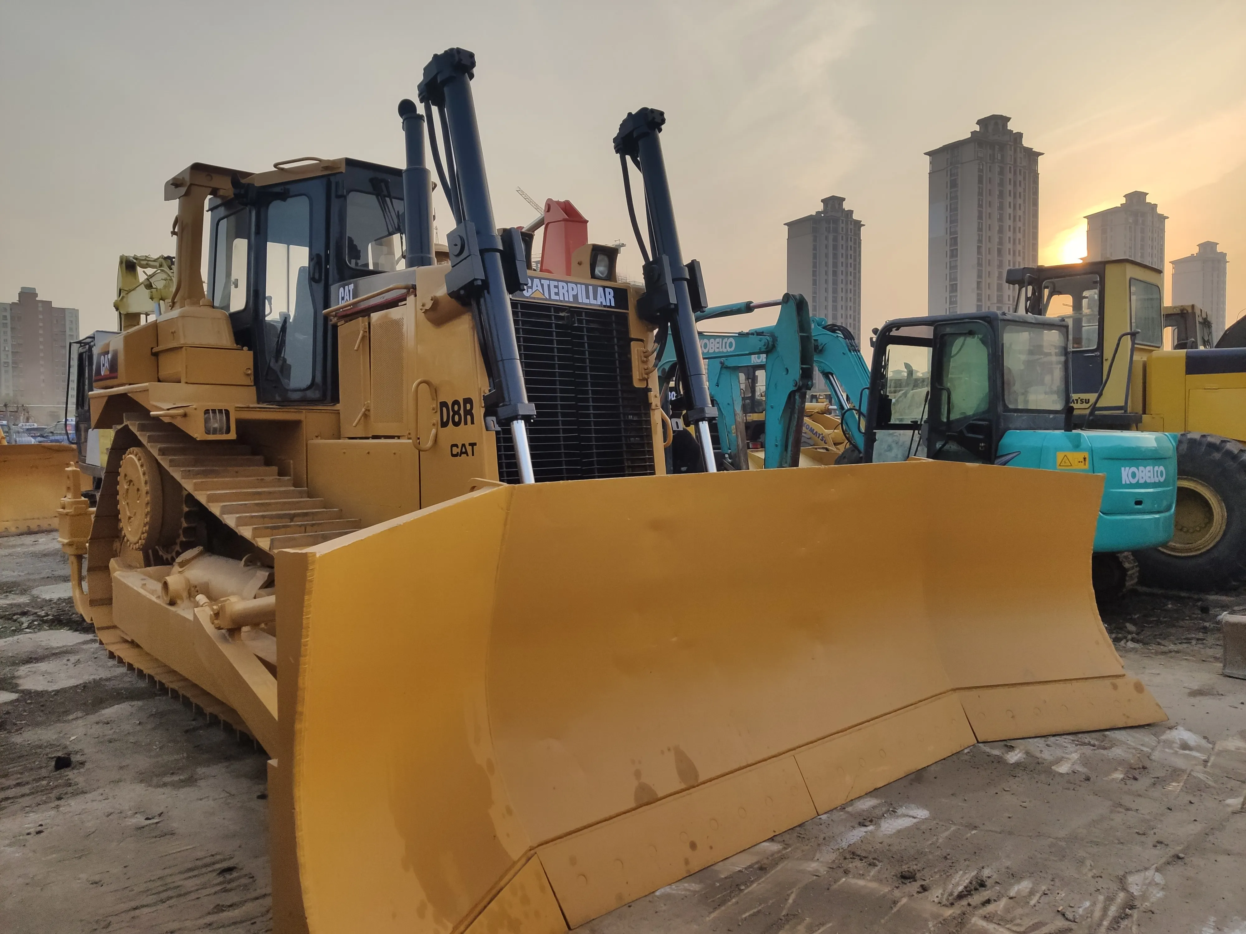 Б/у бульдозер CAT D8R оригинальная гусеница б/у Тракторная D7R D9R с хорошим двигателем