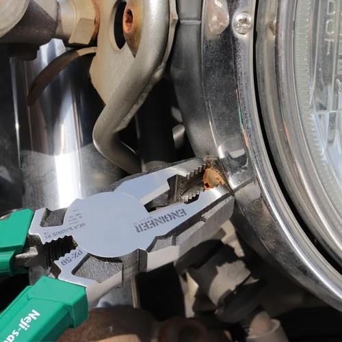 The ultimate screw removal tools set case by Engineer made in Japan