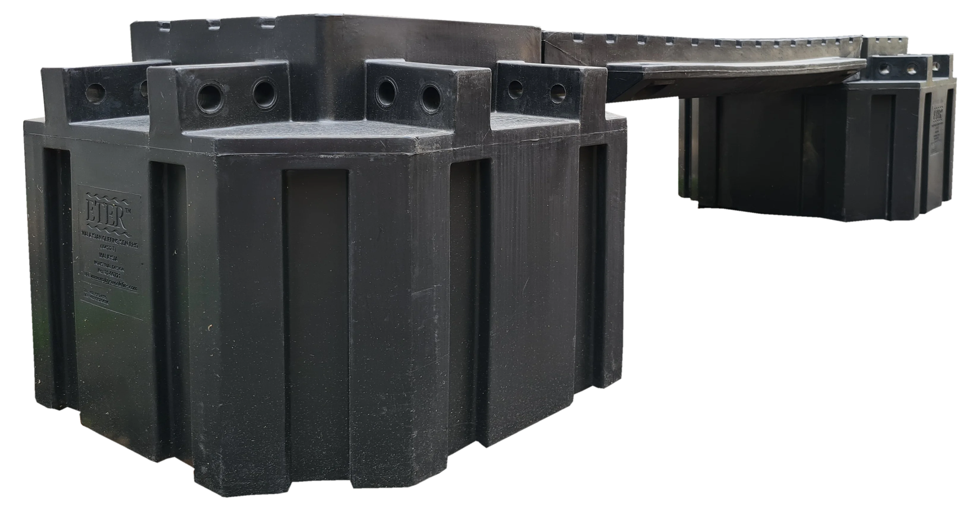 Manufacturer Hot Product Freshwater Eter LMDPE Multipurpose Floating Structure Pontoon Floating Dock / Jetty