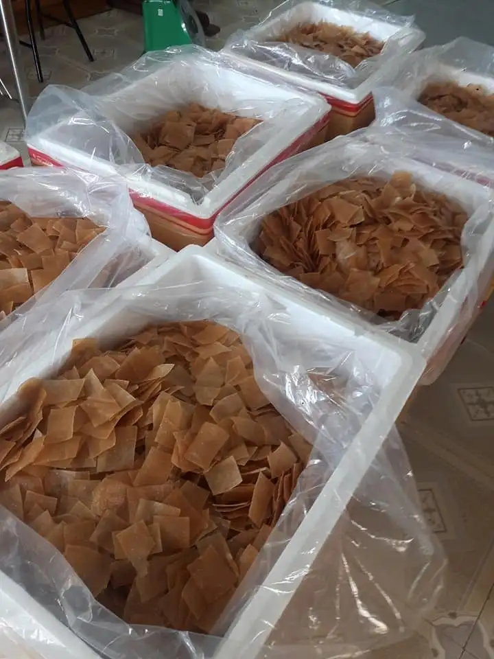 FRIED SHRIMP CHIPS FROM VIETNAM/ BEST FOOD IN VIETNAM 2021 SHRIMP CHIPS