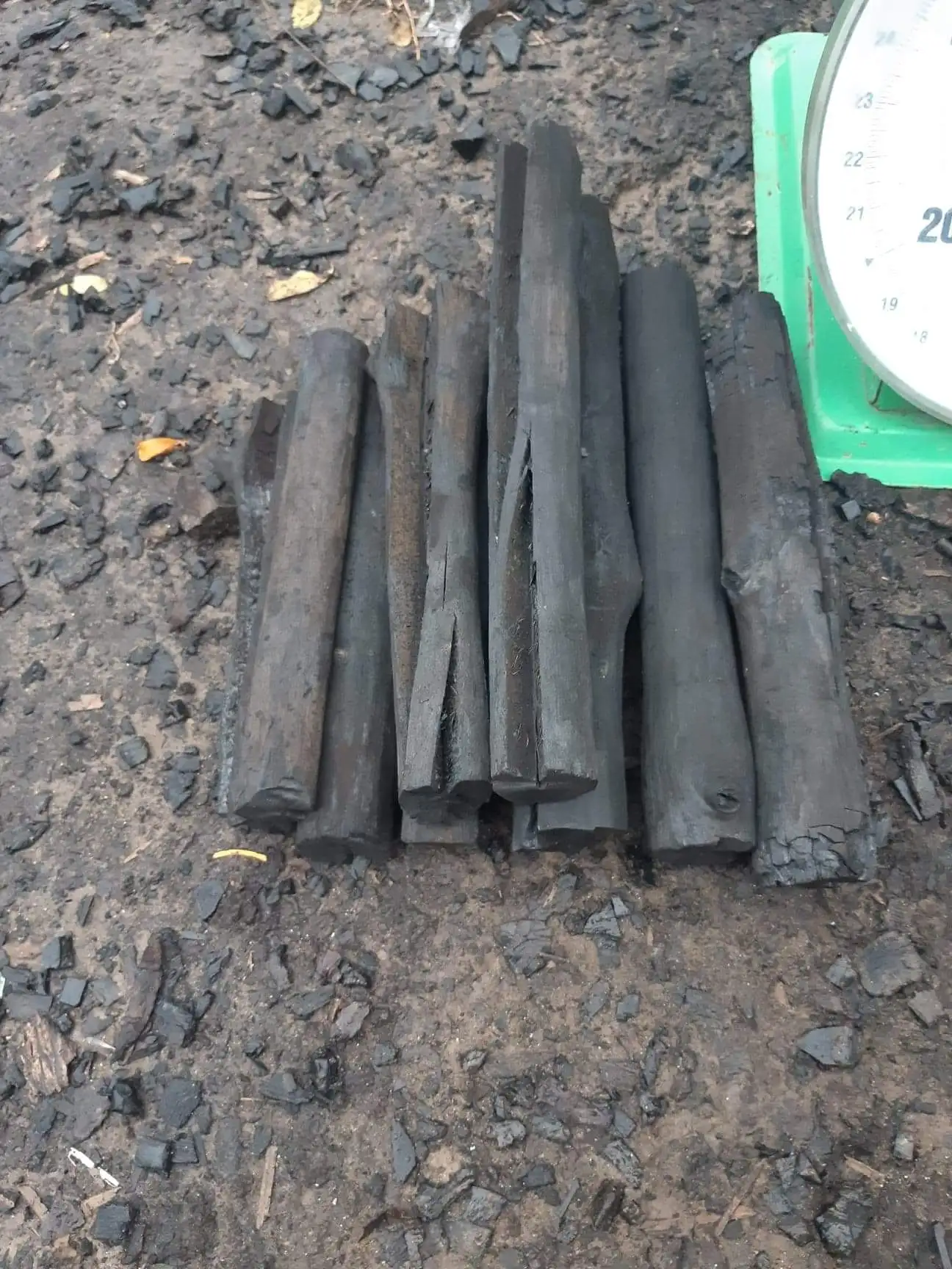 Natural Charcoal for BBQ/GRILL Long burning time/ Buy Bulk charcoal vietnam Mangrove charcoal for sale