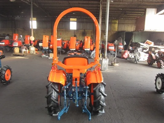 Японский трактор Kubota B7001DT 4WD