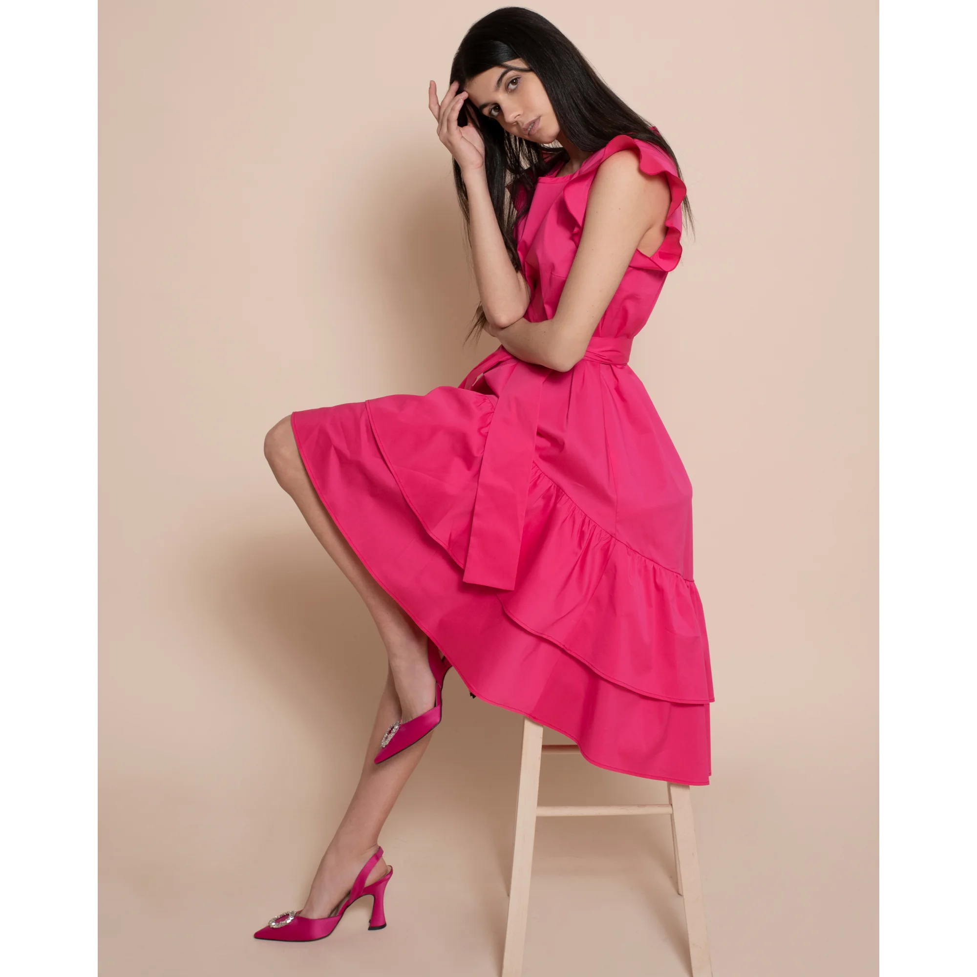 Best Italian quality  long round neck dress with wing sleeves, double flounce on the two-tone bottom, curled and rounded. Fo