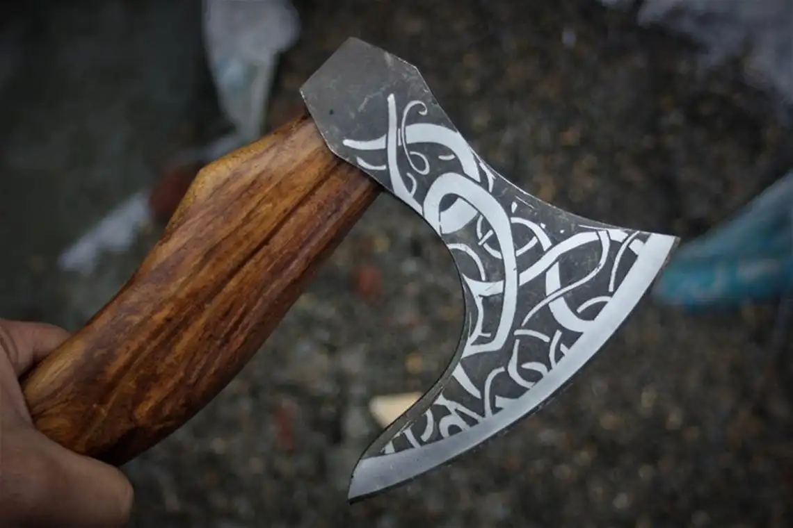 
Hand Forged Viking Axe Handmade Engraved On Carbon Steel Head Fire Forged Axe Beautiful Viking STYLE Etched axe 786-232 