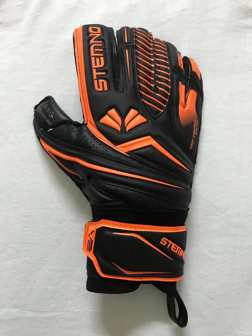 
Finger Protection Football Goalkeeper Gloves Professional Soft Comfortable Latex Football Goalkeeper Soccer Player Gloves 
