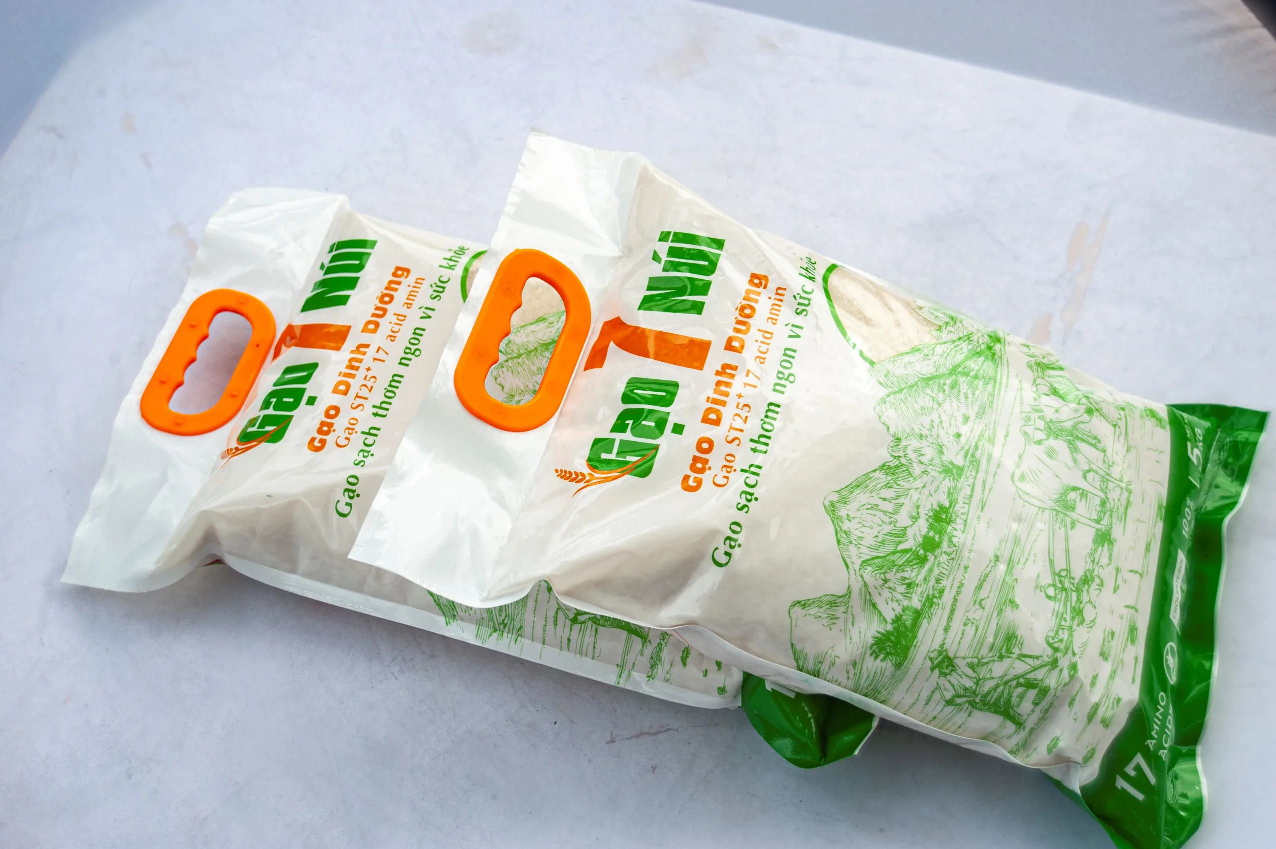 Максимальная Мягкая Белая сушеная зерна риса St25 Plus 17 аминокислот ISO 22000 HACCP GMP Сертификация