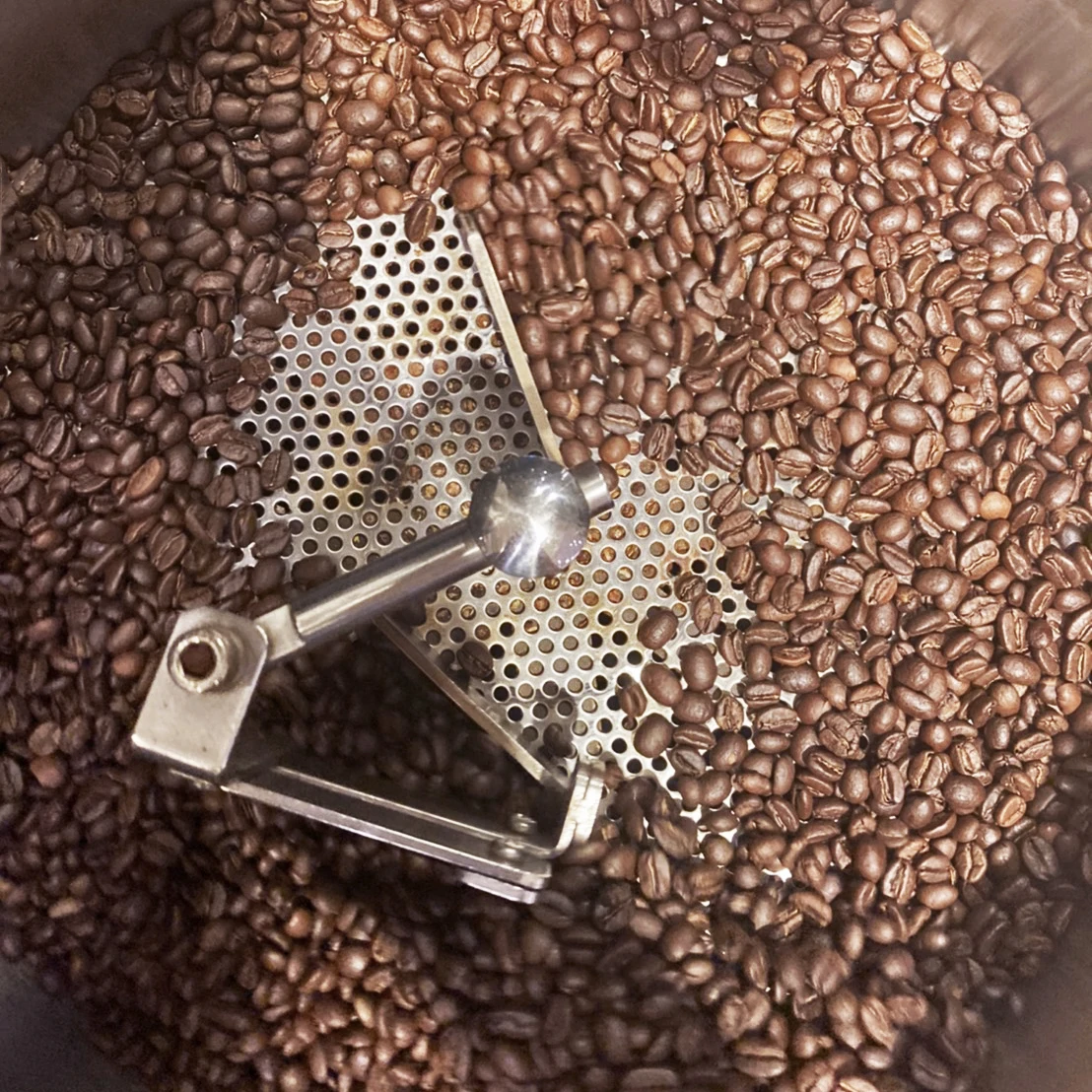 Factory price Guatemala Huehuetenango SHB hwc arabica roast whole bean coffee beans price