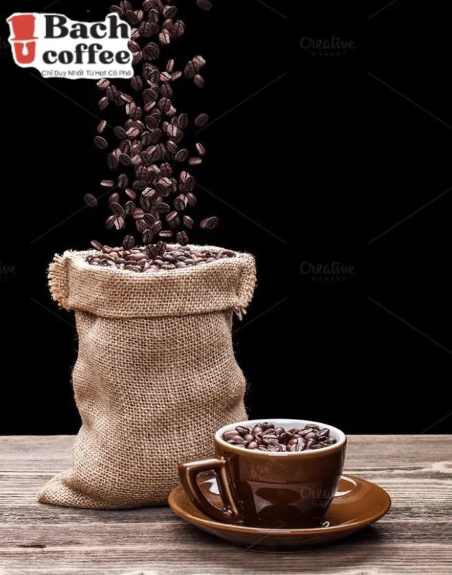 
Vietnamese Whole Coffee Bean Italian Espresso Medium Dark Roast - Arabica and Robusta Blend. Roasted then blend 