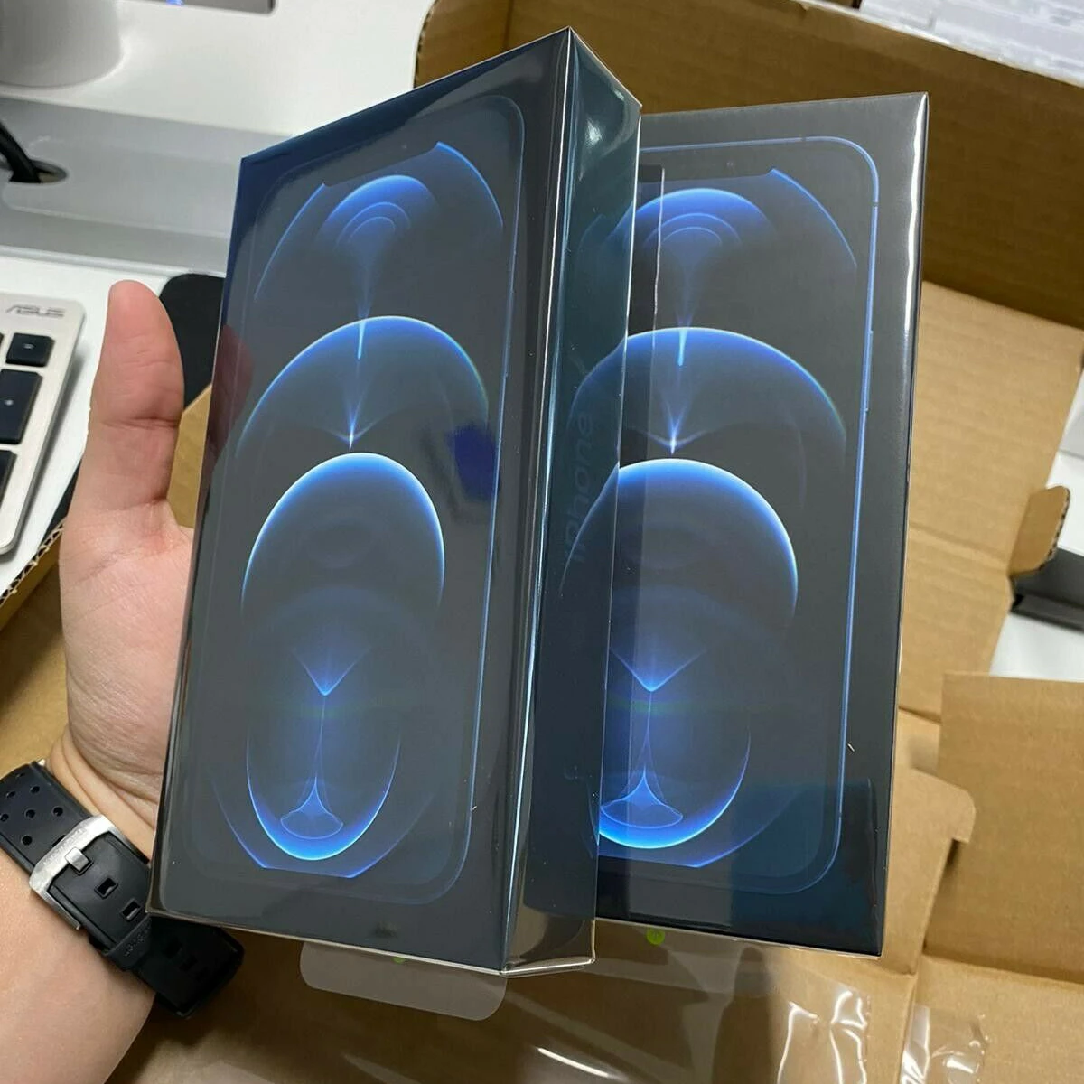 PRO 13 Pro Max 512 GB for sell Factory Unlocked with 12 months international warranty Sealed In Original