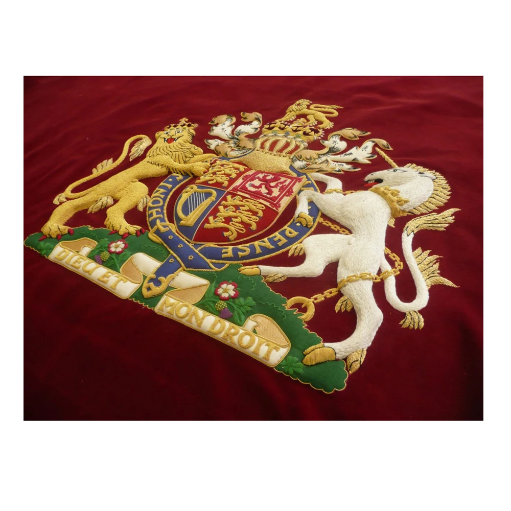 Royal Family crest emblem hand made embroidery Coat of arms Custom Badges Suppliers School uniform crest Luxury Style