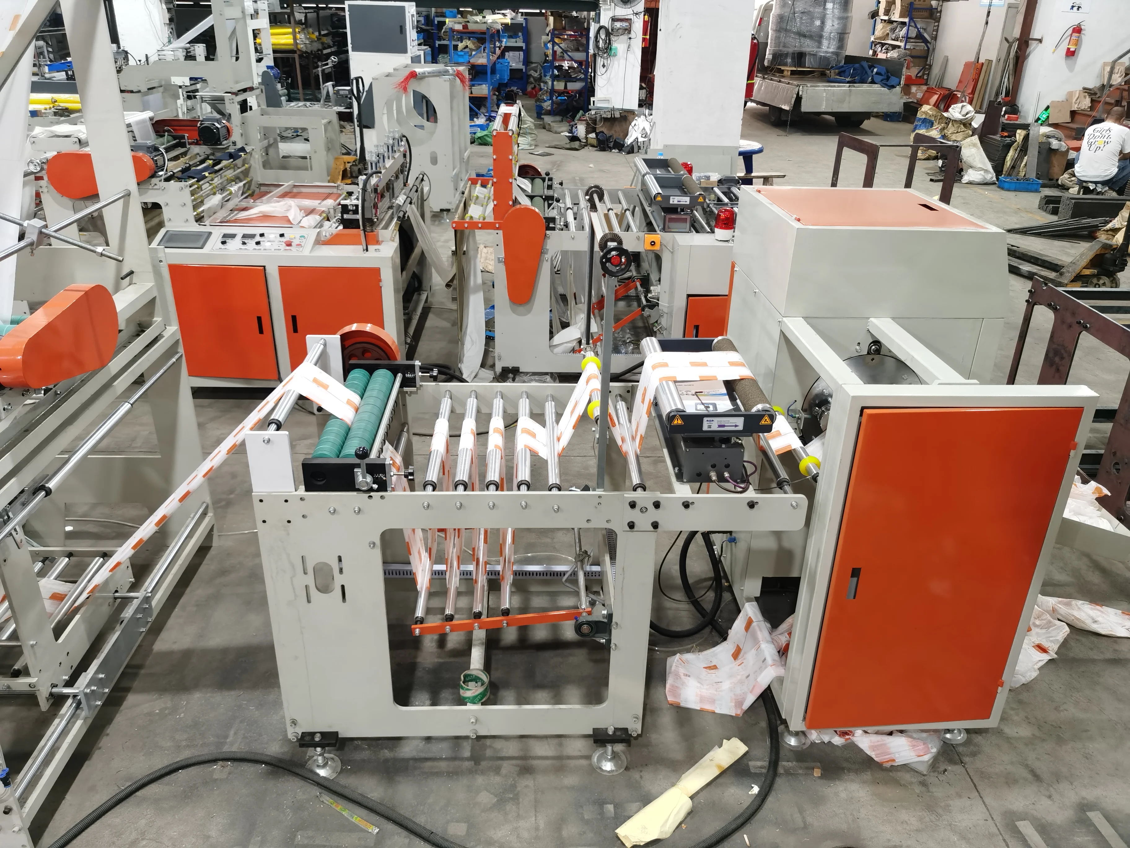Fully automatic high speed HDPE/LDPE biodegradable C folding Plastic on roll/rolling core less Garbage bag making machine