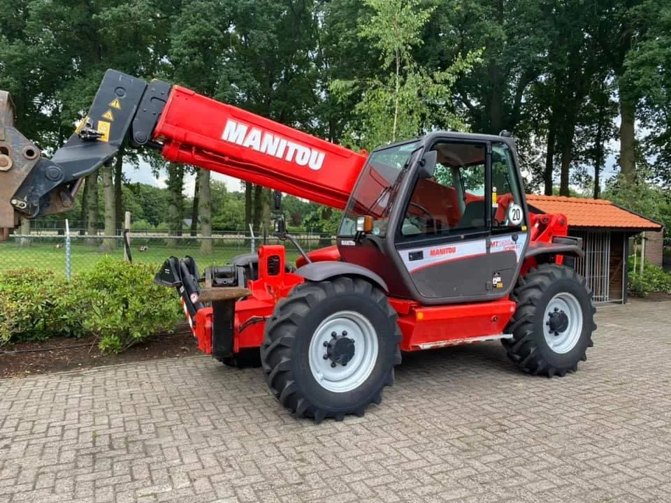2011 Manitou MRT 3050