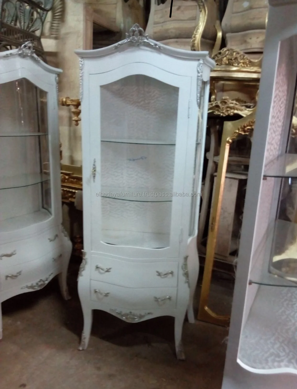 
French bombe vitrine - Antique furniture 