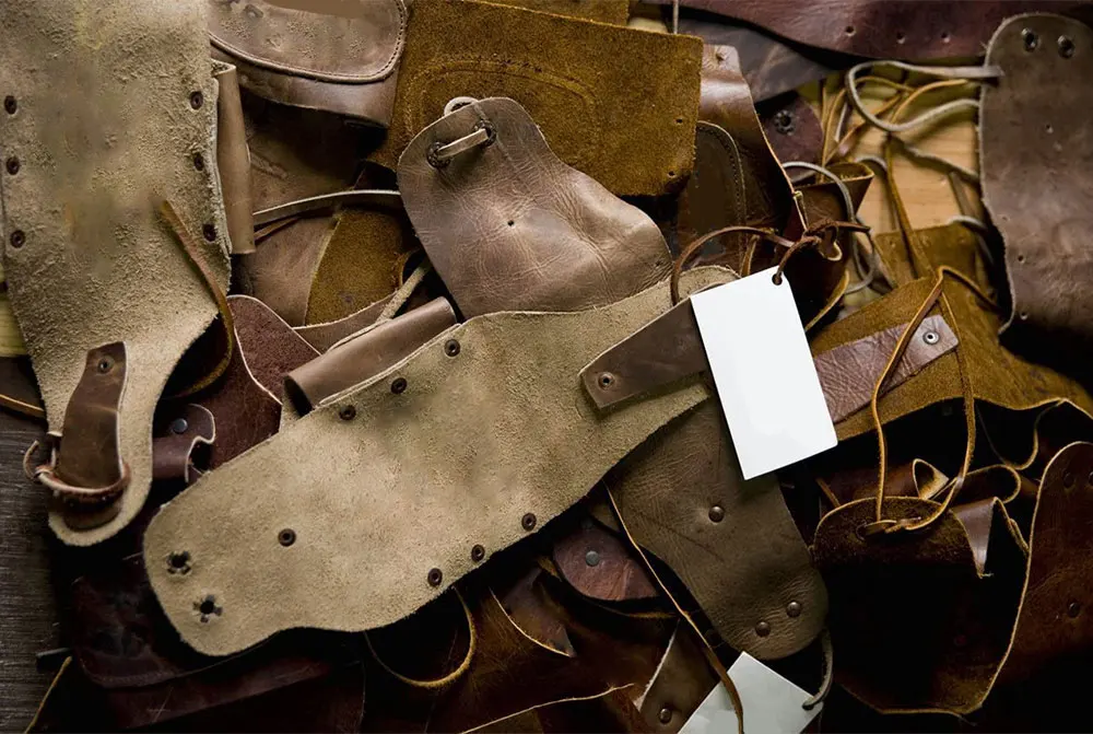 Кожаная Закладка для книг с логотипом на заказ в виде собаки