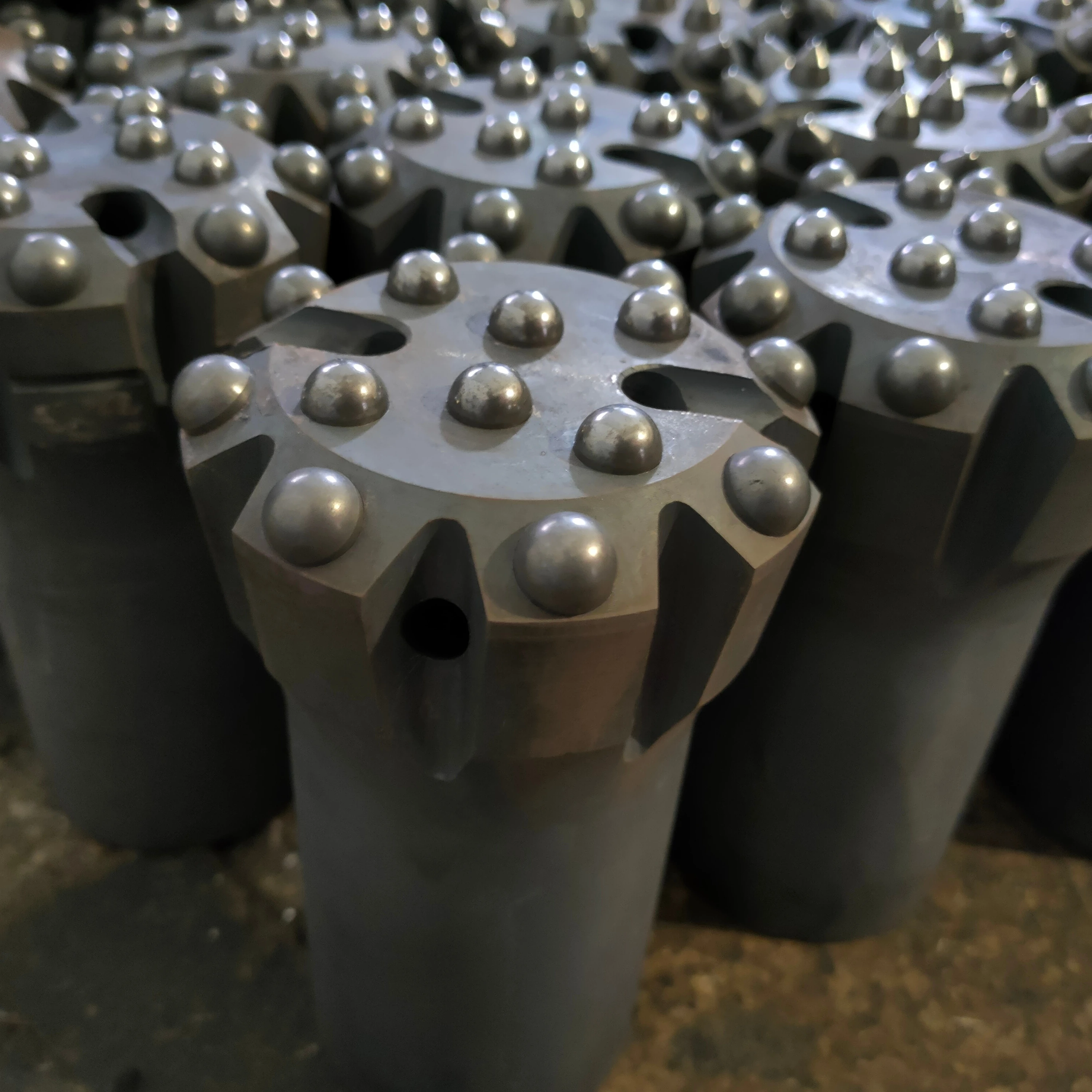 Tapered and Thread Rock Drilling Button Bit