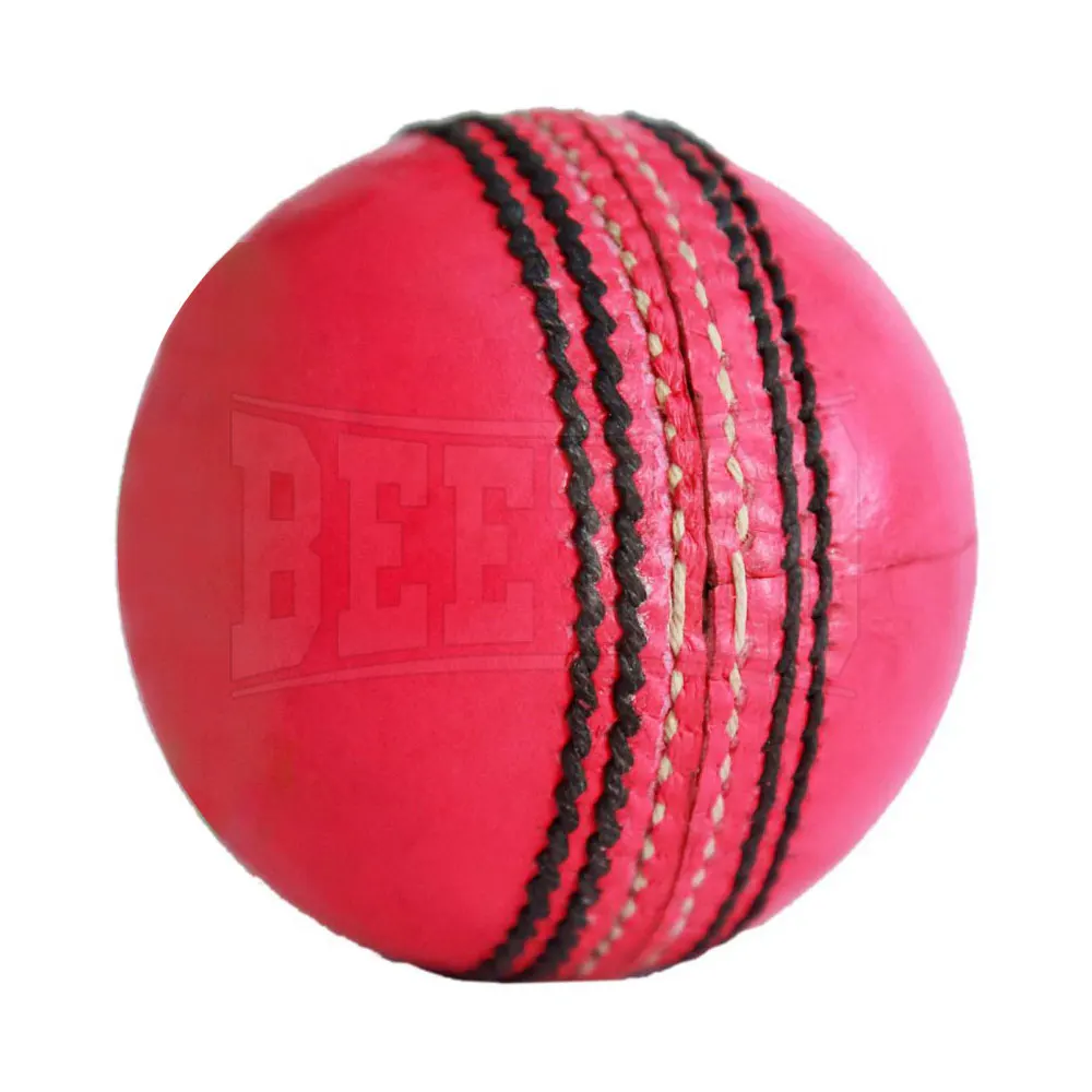 Новое поступление жесткий мяч для крикета сделано в Пакистане