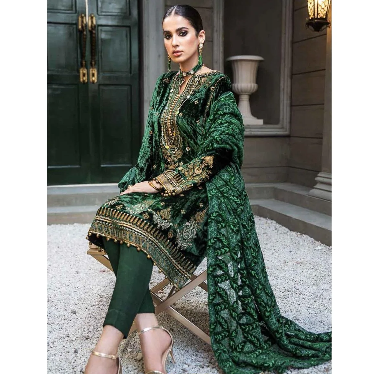 Winter velvet velour purple color party wear beautiful Pakistani Indian beautiful salwar kameez shalwar kurti long frock dress