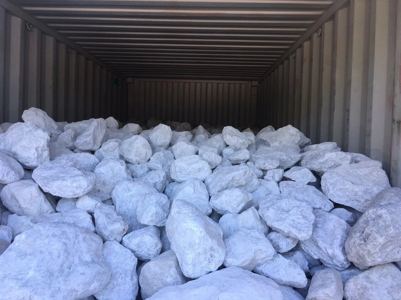 Vietnamese Supplier Natural White Limestone White limestone of interior decoration wall stone