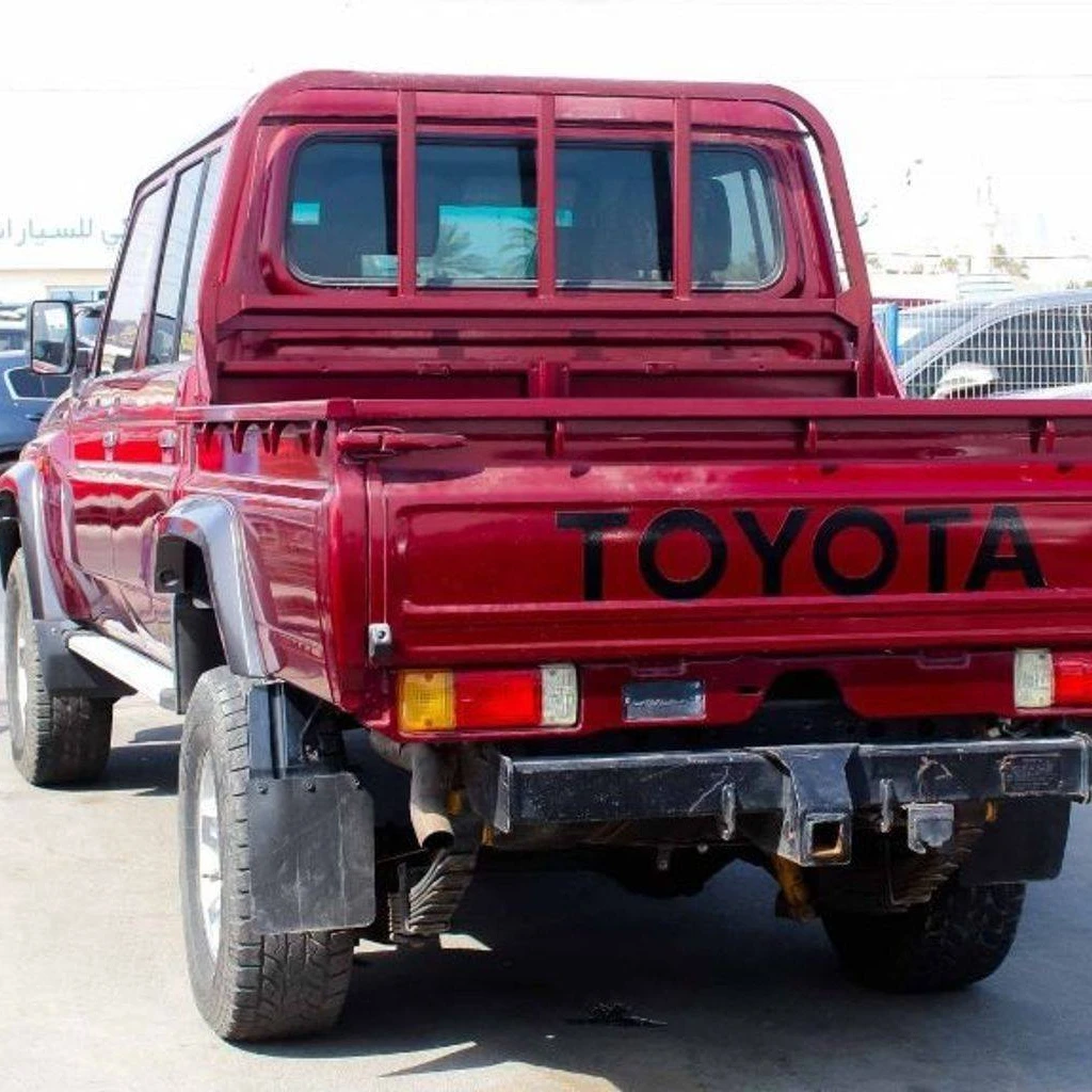 
Аккуратно используемый пикап Land Cruiser с правым рулем и двойной кабиной 