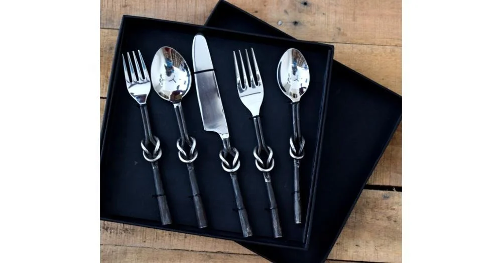 High Quality 18/10 Stainless Steel  Knot Design Twisted Forged Rustic Black Cutlery Set