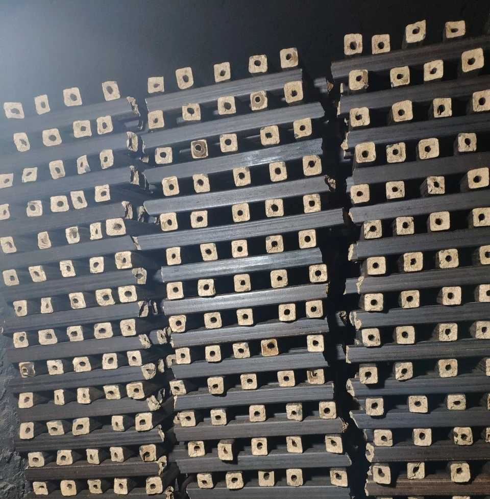 Длительное время горения, твердый бамбуковый брикет для барбекю, древесных опилок, большое количество на экспорт