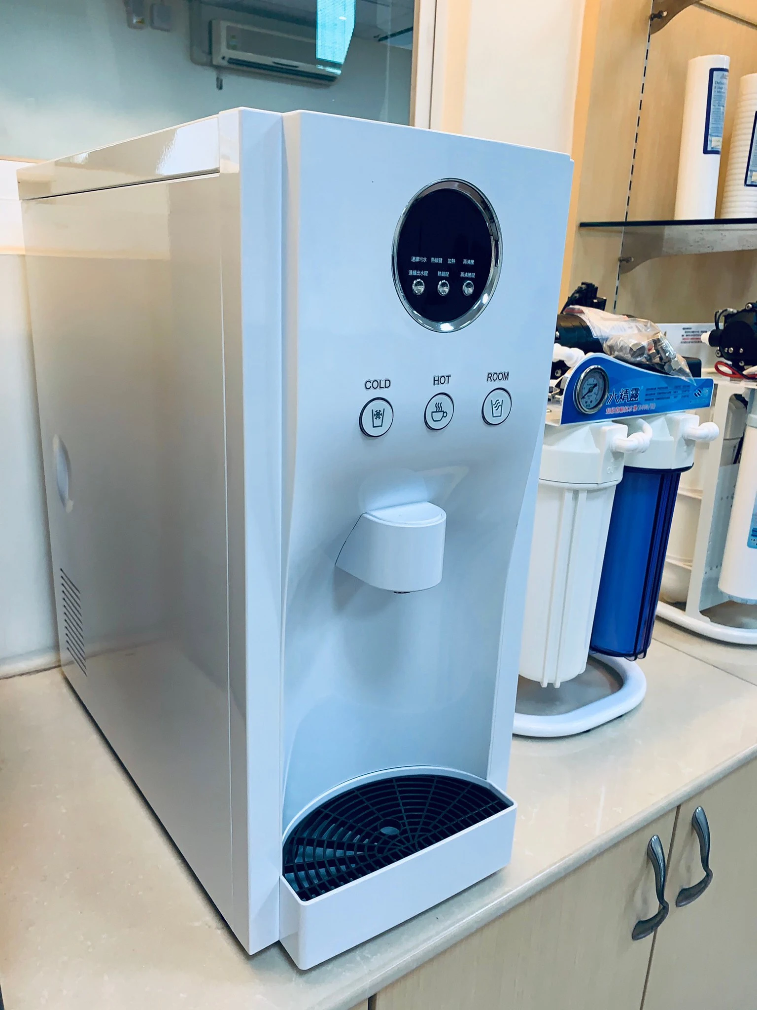 Верхний счетчик холодной/теплой/горячей воды диспенсер (5-ступенчатый встроенный RO по выбору)