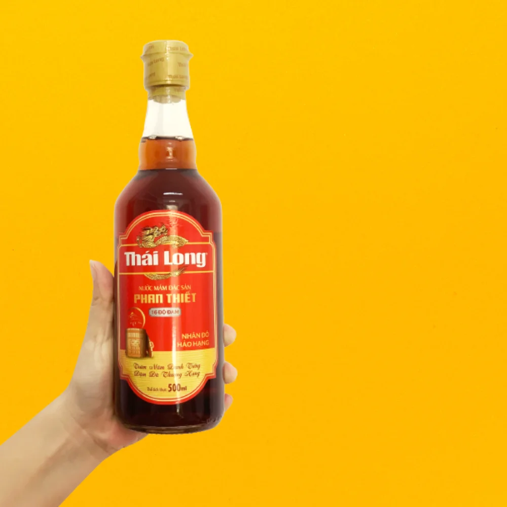 Traditional Phan Thiet fish sauce made from anchovy by Vietnam manufacturer with lowest price