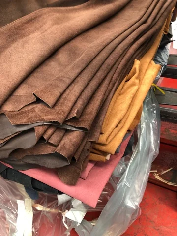 
leather goods 