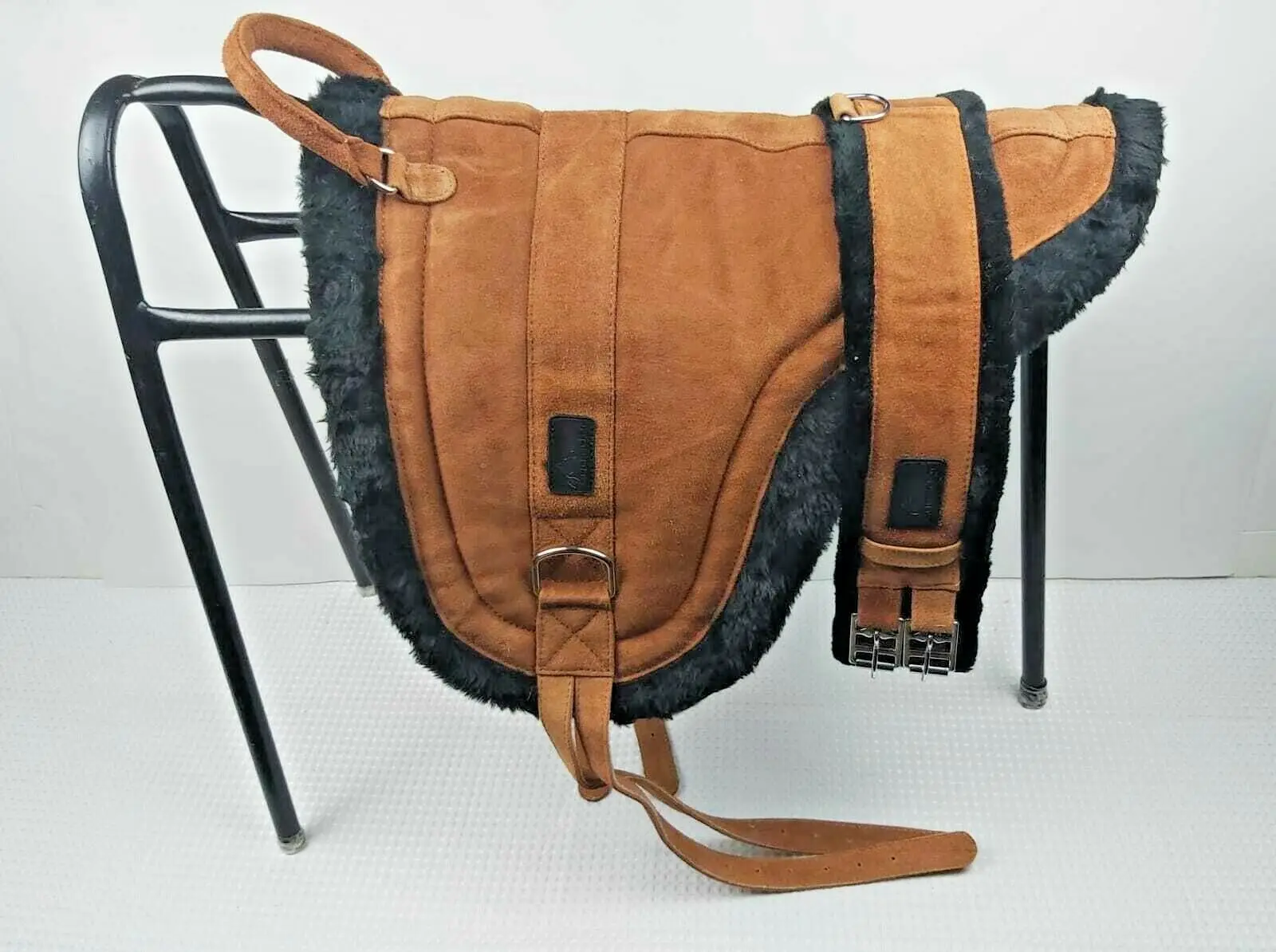  Удобное седло для пони с подходящим обхватом