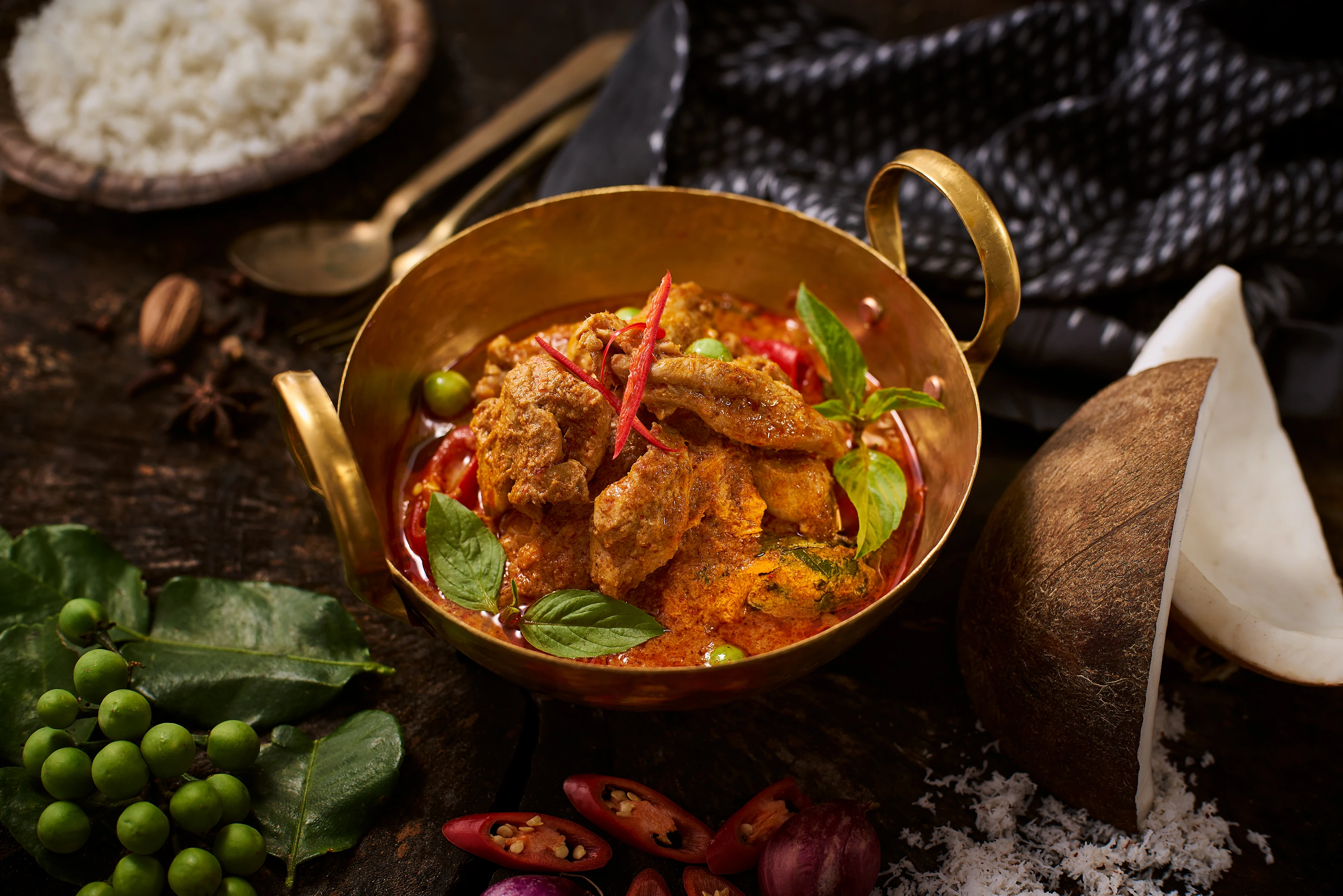 
ROSS - Ready to Eat : Chicken Panang Curry / can be kept 1 year at room temperature / new normal food / 100% sterilized 