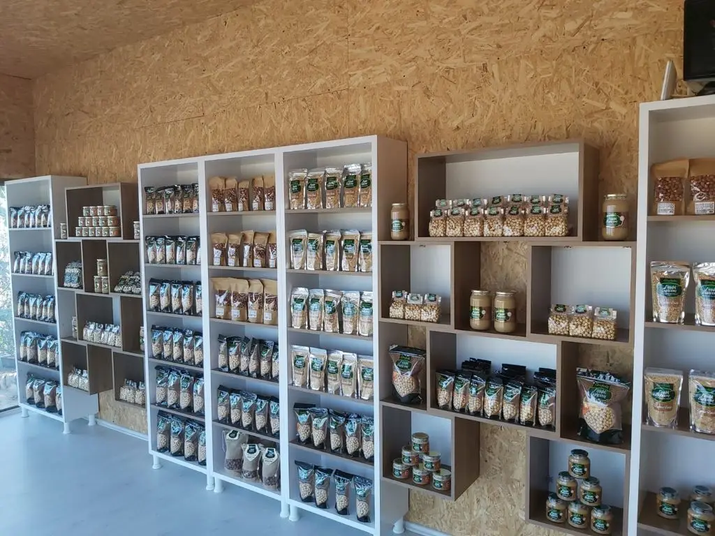 New Harvest 11-13 MM Chubby Organic & Natural Roasted Unshelled Bulk Hazelnut All Sizes are Available.