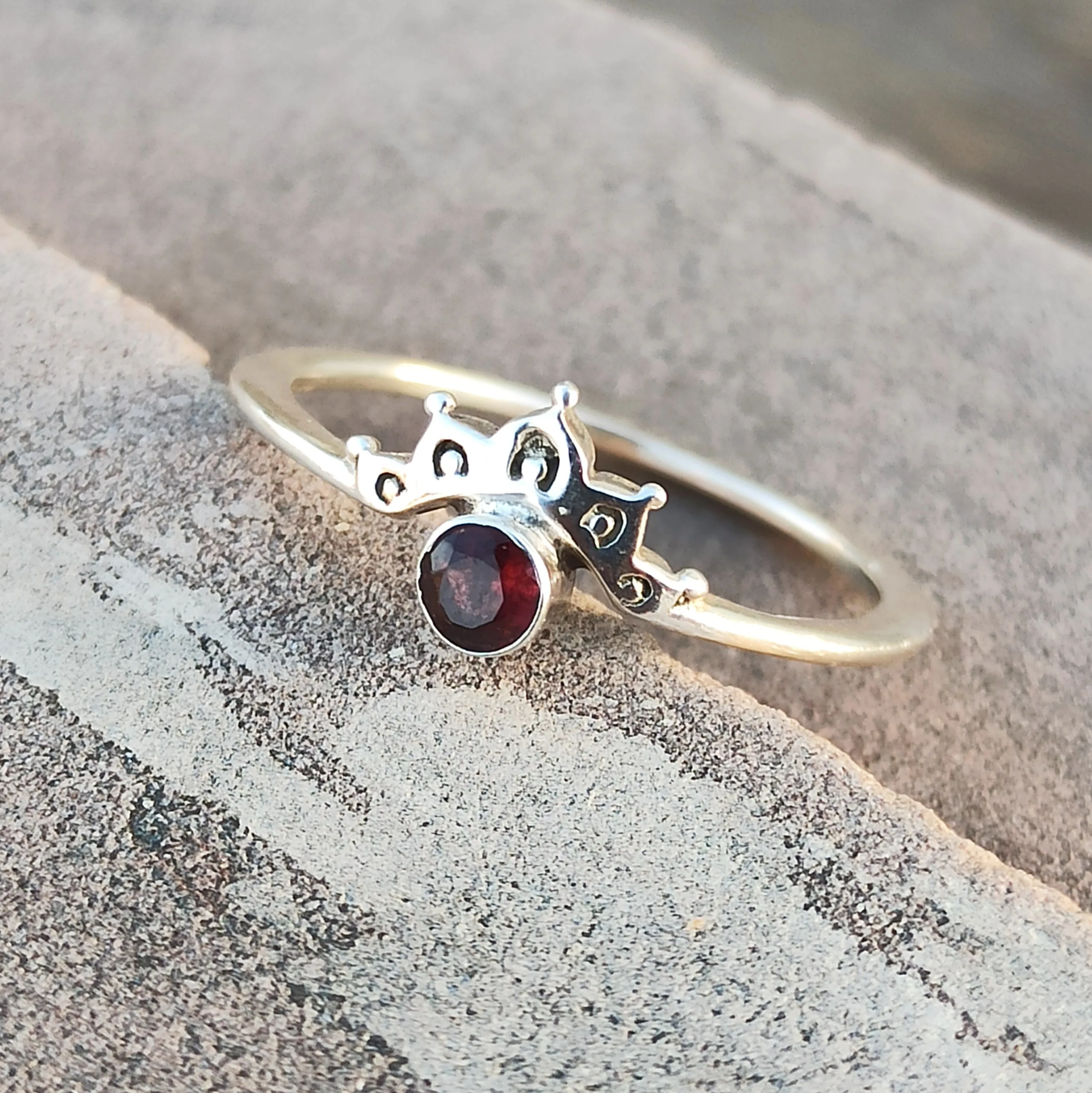 Indian Handmade Collection Wholesale Price New Arrival 925 Sterling Silver Gemstone Jewelry Garnet Ring