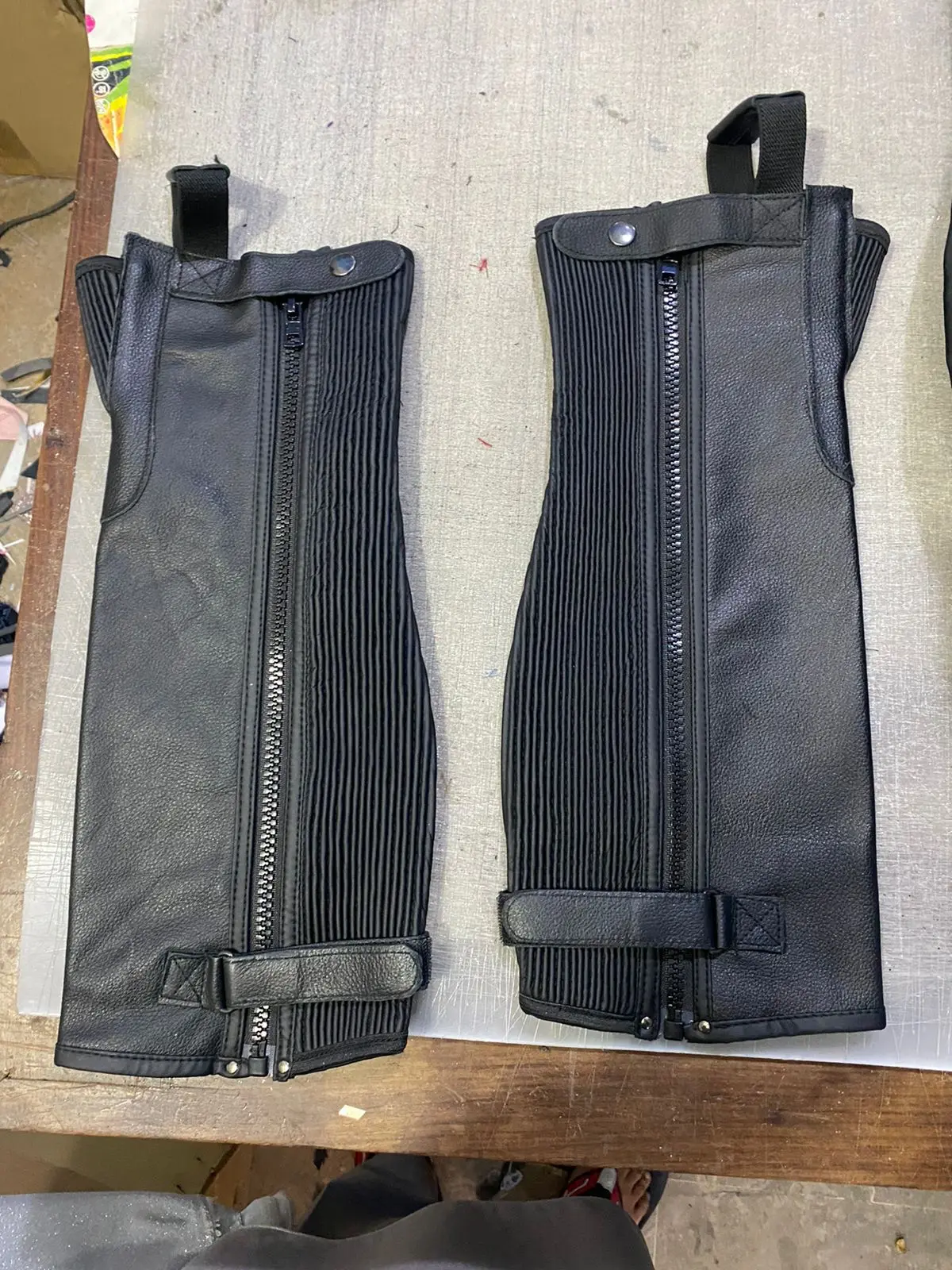 High Quality Horse Riding Half Chaps Adjustable Horse Riding Leather Chaps All Colors Women Custom Genuine Leather Comfortable